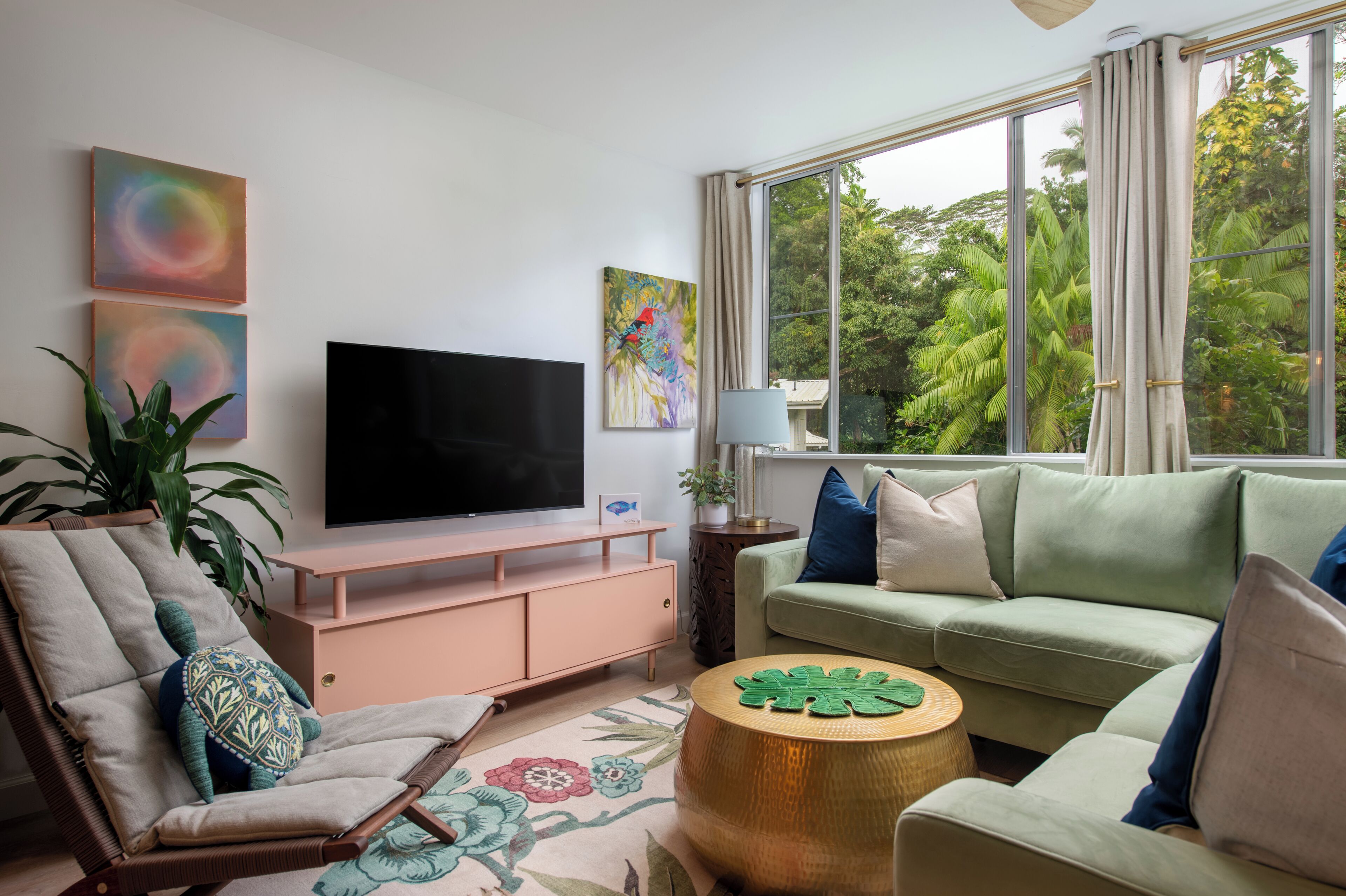 Televisión, oficina