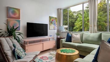 Televisión, oficina