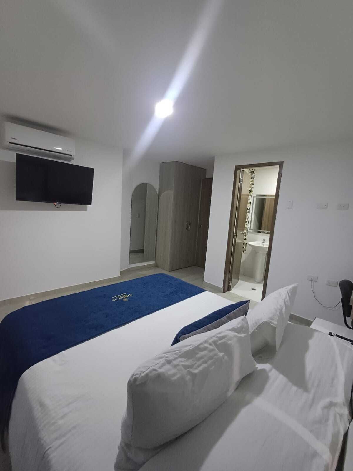 Enkeltrom – standard | Skrivebord, skrivebord for bærbar PC og strykejern/-brett