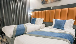 Superior-Suite, Stadtblick | Hochwertige Bettwaren, Betten mit Memory-Foam-Matratzen, Zimmersafe