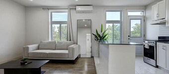 Modern MTL Getaway– A Sleek NDG Escape