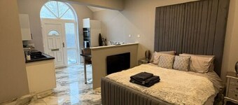 The Norwich Hideaway - Private Hot Tub