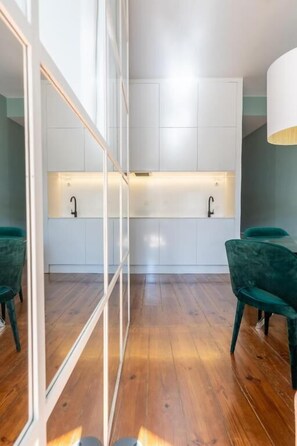 Deluxe-Apartment, Stadtblick (1 cama de casal e 2 camas individuais) | Innenbereich