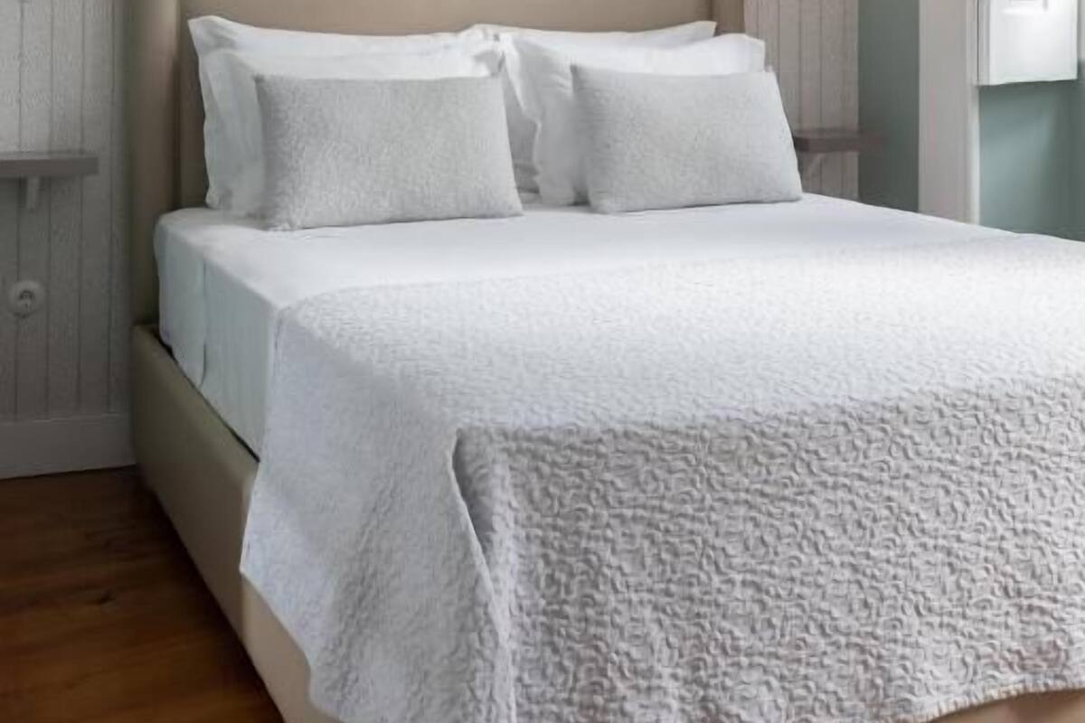 Iron/ironing board, free WiFi