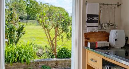 Fewhurst Cottage Annex - Billingshurst