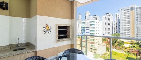 Eenvoudig appartement | Buiten dineren