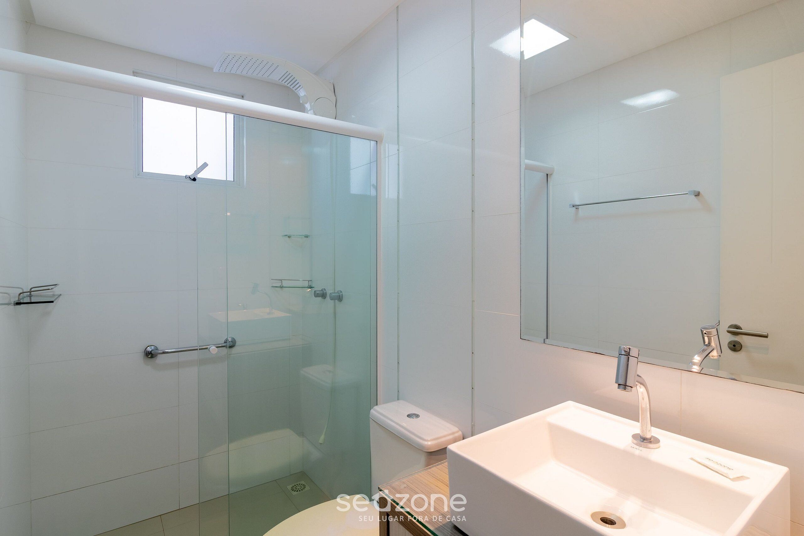 Apartamento básico | Banheiro | Chuveiro 