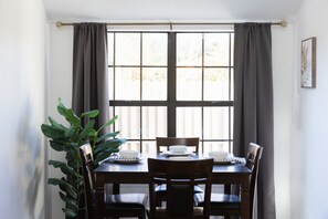 Dining - 4 Pools  Steps to Beach  Gym l Pickle Ball (Panama City Beach)