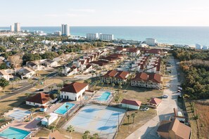 Exterior - 4 Pools  Steps to Beach  Gym l Pickle Ball (Panama City Beach)