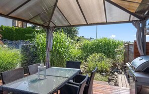 Outdoor dining - Cosiness meets comfort - your second home (Gillenfeld)