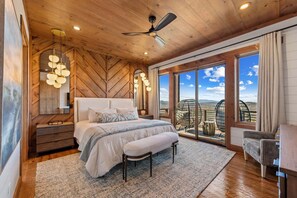 Tabla de planchar con plancha, wifi gratis y ropa de cama 