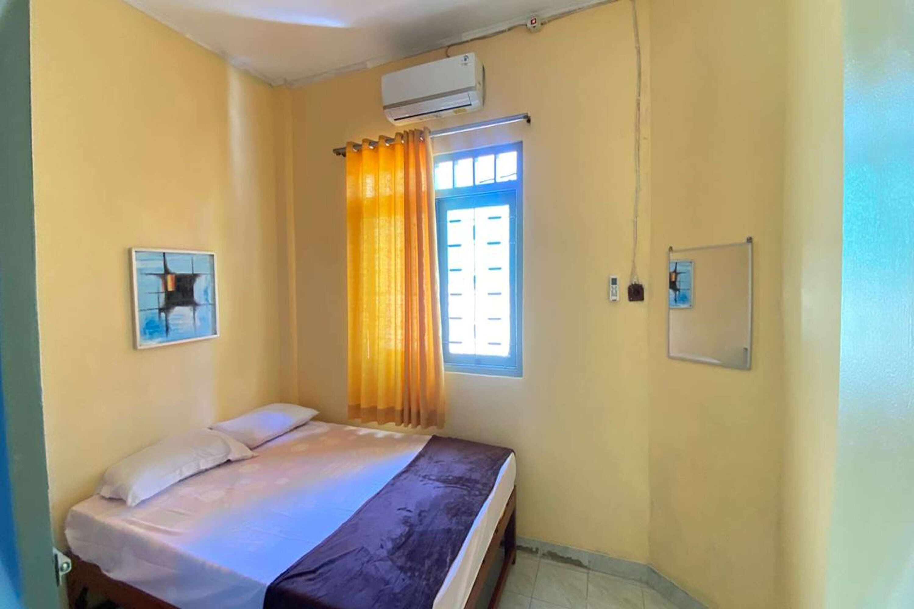 Standard Double Room | Free WiFi, bed sheets