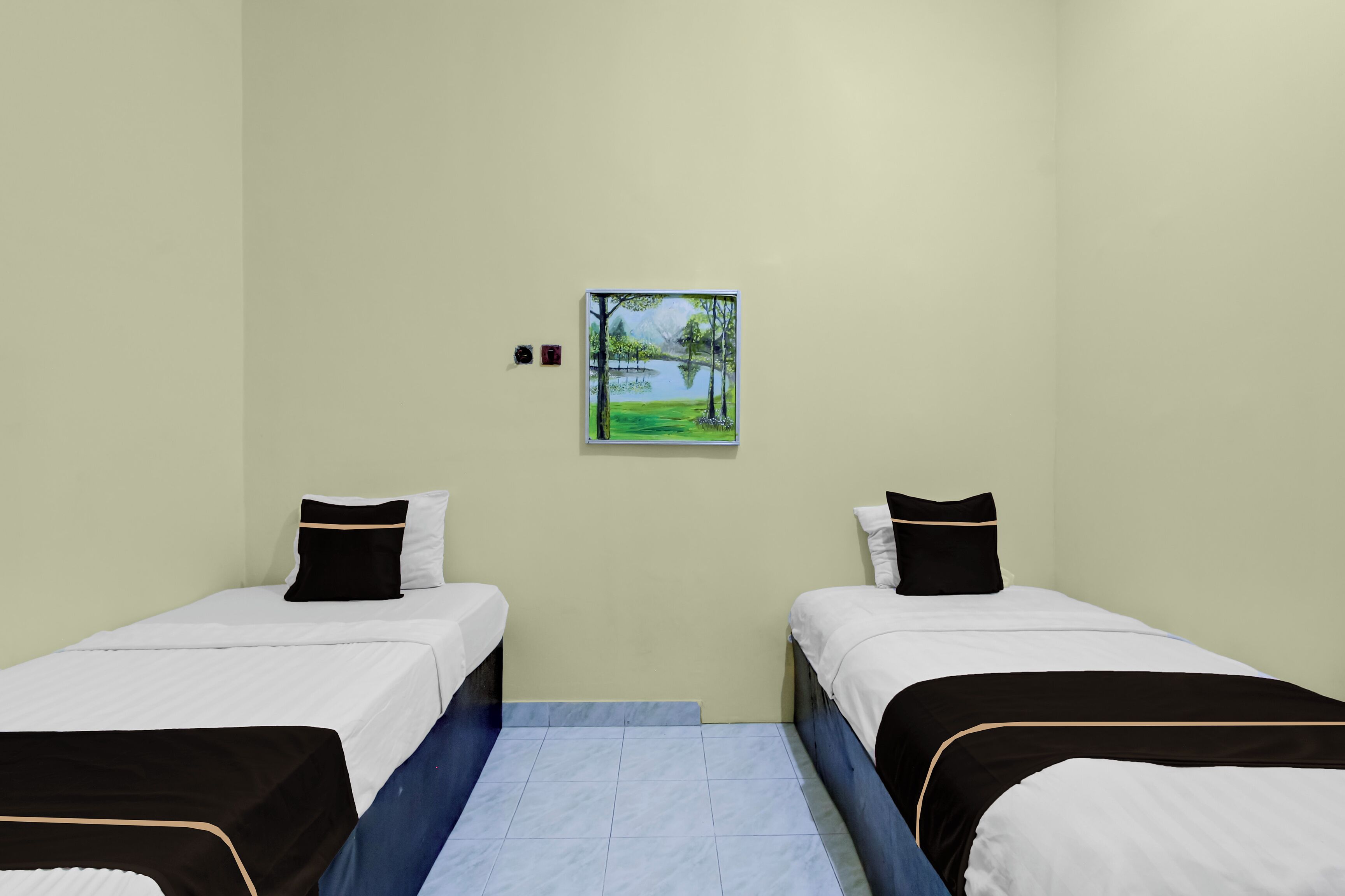 Standard Twin Room | Free WiFi, bed sheets