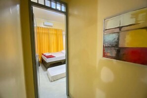 Family Suite | Free WiFi, bed sheets - OYO 95136 Jec Plumbon Homestay Syariah (Banguntapan)