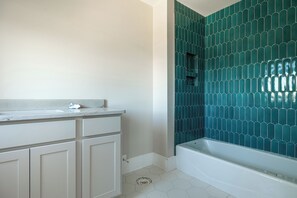 Bathroom - Carolina Dune, NEW CONSTRUCTION Oceanfront 10BR 12.5BA! (Emerald Isle)