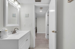 Condo, Multiple Beds (Reflections On The Gulf #502 - Paradi) | Interior