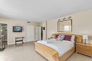 Apartment, Balcony, Sea View | Free WiFi - The tides (Hollywood)