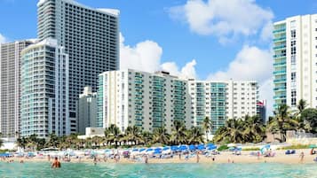 Apartamento, balcón, vistas a la ciudad | Playa