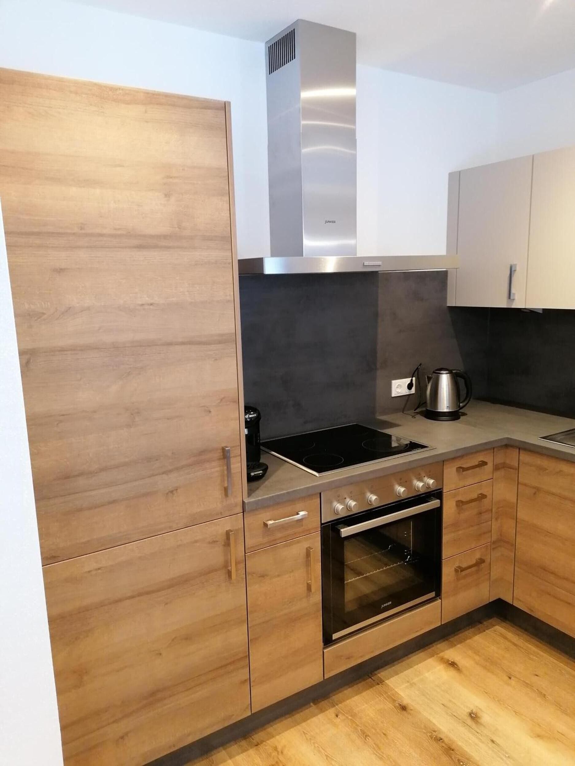 Kühlschrank, Ofen, Herdplatte, Geschirrspüler