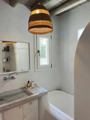 Bruser, hårtørrer, håndklæder, Sæbe