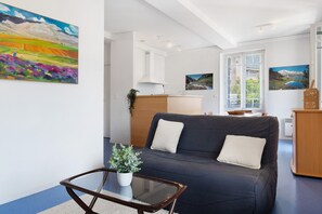 TV - Apartment 'Hautacam' with Mountain View, Balcony and Wi-Fi (Argelès-Gazost)