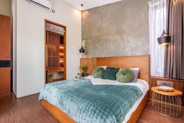 Vila, sacada, vista para o jardim | Escrivaninha, Wi-Fi de cortesia