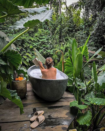 Spa. Wahem Tebenan - Eco Bamboo home Ubud Bali, River View