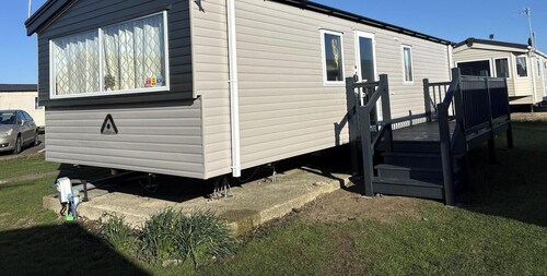 M&B Holiday,Cozy Beach side Caravan 4 Beds, 3 Sofa Bed, 7 Sleep,Wifi&Tea,Parking