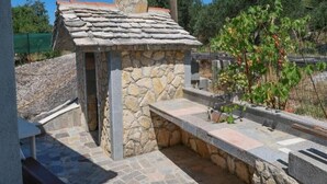 Property grounds - Two Bedroom Apartment (Vinišće)