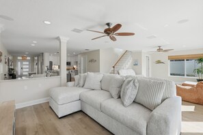 Smart TV - The Pearl at Indian Rocks Beach (Indian Rocks Beach)