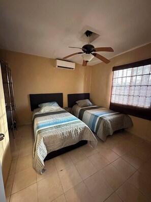 2 bedrooms, iron/ironing board, Internet, bed sheets - Quinta Real House (Heroica Matamoros)
