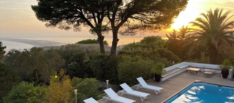 Breathtaking views and absolute calm at the summit of Mont Saint Clair.