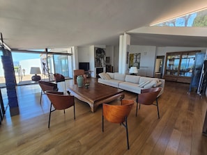 Living area - Breathtaking views and absolute calm at the summit of Mont Saint Clair. (Sète)