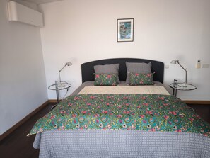 Iron/ironing board, WiFi, bed sheets - Breathtaking views and absolute calm at the summit of Mont Saint Clair. (Sète)