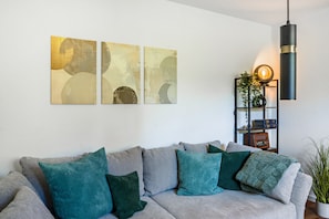 TV, DVD player - Apartment "Fewo Stembers" with Sea View, Shared Garden, and Wi-Fi (Heideck)