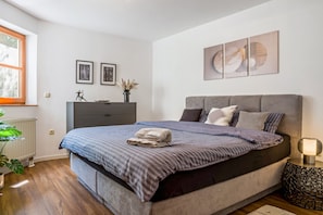 Iron/ironing board, WiFi, bed sheets - Apartment "Fewo Stembers" with Sea View, Shared Garden, and Wi-Fi (Heideck)