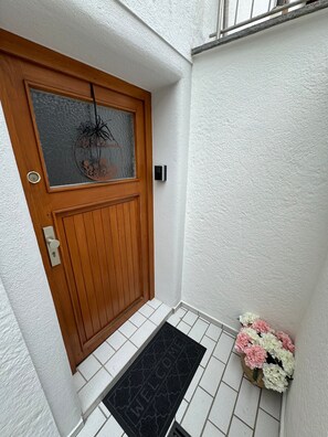 Exterior detail - Apartment "Fewo Stembers" with Sea View, Shared Garden, and Wi-Fi (Heideck)