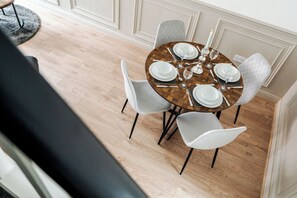 Dining - Anfield 3 Mins | Superfast WiFi | Washer | SofaBed (Liverpool)