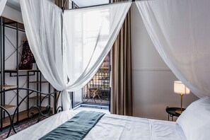 4 Schlafzimmer, Schreibtisch, Bügeleisen/Bügelbrett, Reisekinderbett