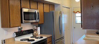 Peaceful Desert Hills Retreat – Furnished 2BR with Mountain Views & Patio