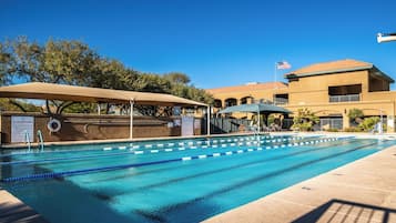 Piscine extérieure
