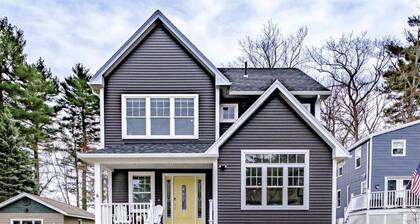 WARD'S COVE. 3-bedroom 2.5 bath