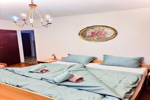 5 chambres, fer et planche à repasser, Wi-Fi gratuit