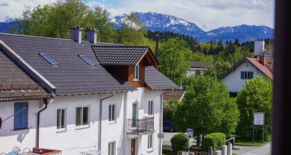Studio Apartment 'Central and Nature Nearby' with Mountain View, Balcony and Wi-Fi