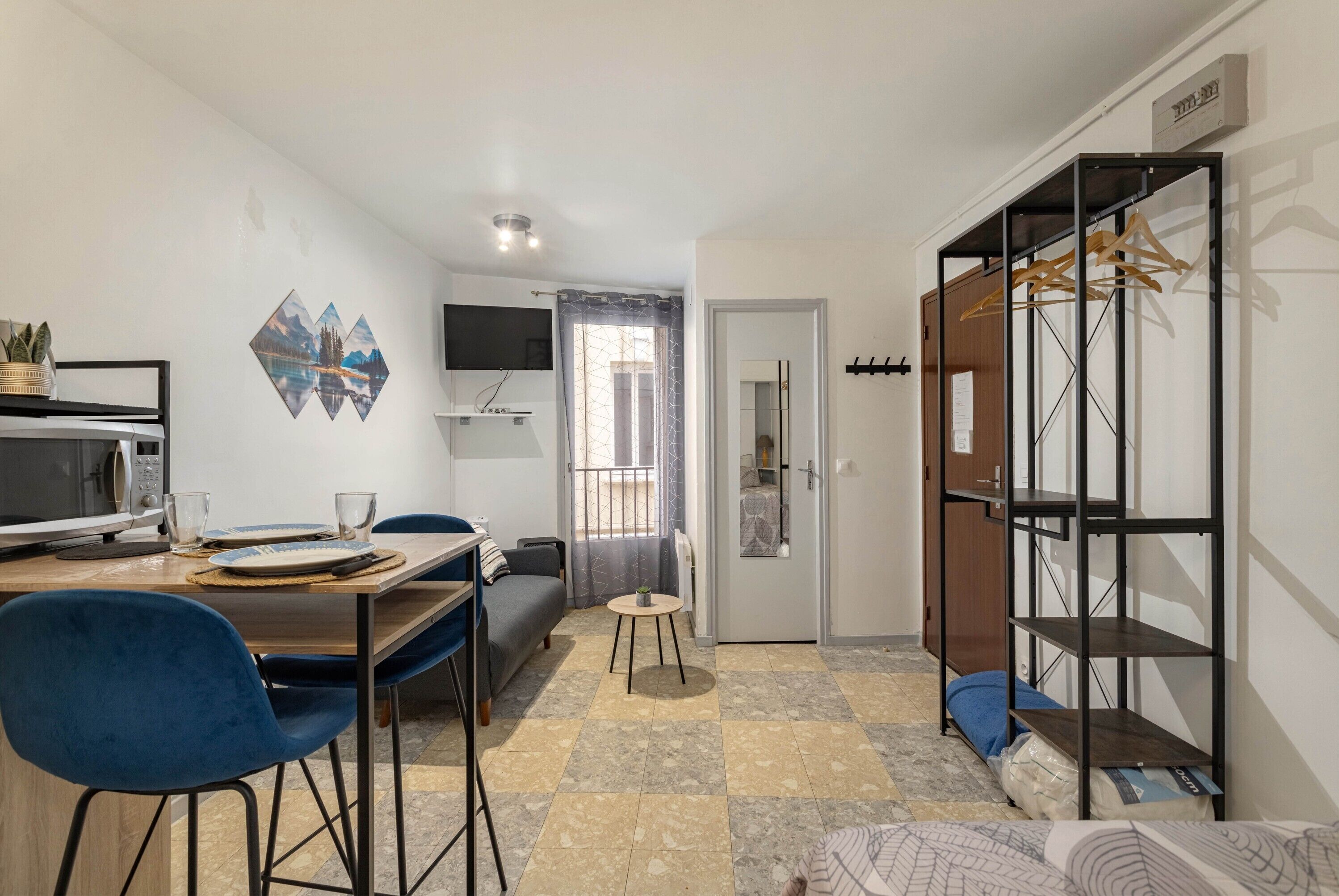 Een strijkplank/strijkijzer