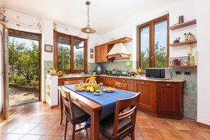 تناول الطعام