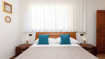 4 chambres, bureau, fer et planche Ă repasser, Wi-Fi gratuit