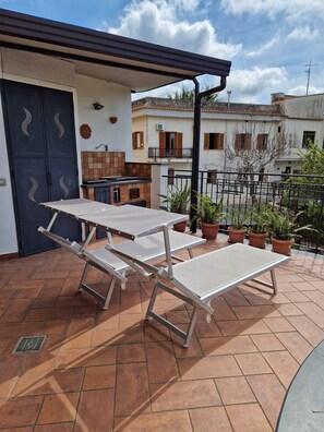 Outdoor dining - Detached house for families and children with garden and a few minutes from the sea (Meta)