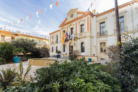 Exterior. Holiday Apartment “L’interlude” with Balcony, Wi-Fi, and Air Conditioning