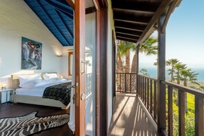 3 bedrooms, iron/ironing board, WiFi, bed sheets - Finca Villa Botánico with Sea View, Pool & Wi-Fi (Puntagorda La Palma)